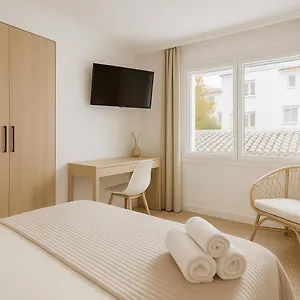 Ostello Moli De Mar Lloret - Hostal Y Apartamento - Check-In 24 Horas, Lloret de Mar